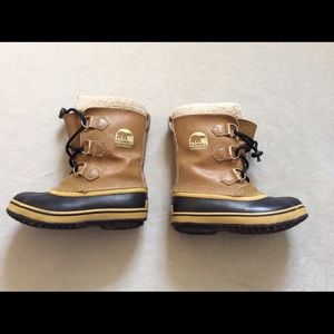 Sorel, kid’s Yoot boot, size 1.